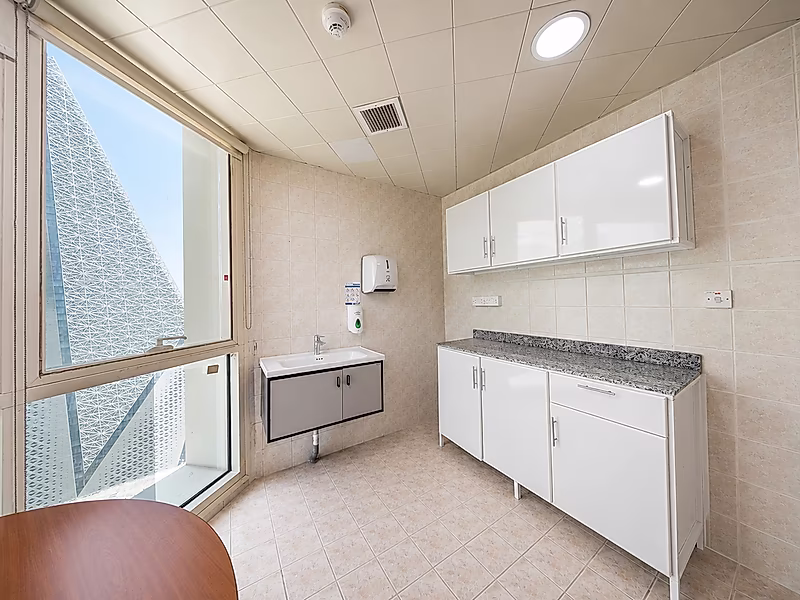 Fully Furnished Premium Office | West Bay | Spectacular Sea Views - Photo 10