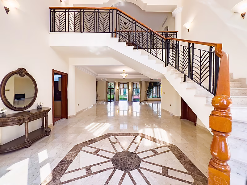 FAMILY COMPOUND | 5BR+MAID VILLA | SEMI-FURNISHED - Photo 1