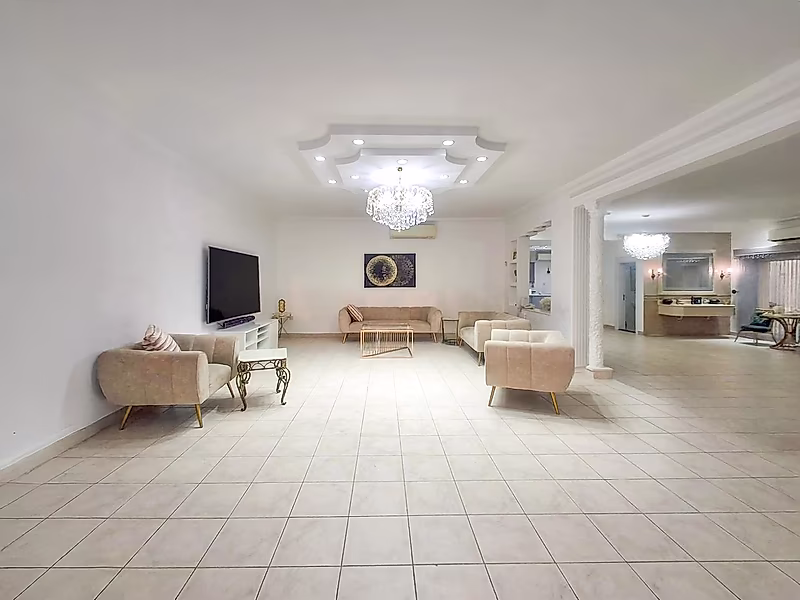 Exceptional Standalone Villa in Excellent Condition | Priced at Land Value | 1,120 SQM Plot | Prime Al Duhail - Photo 4