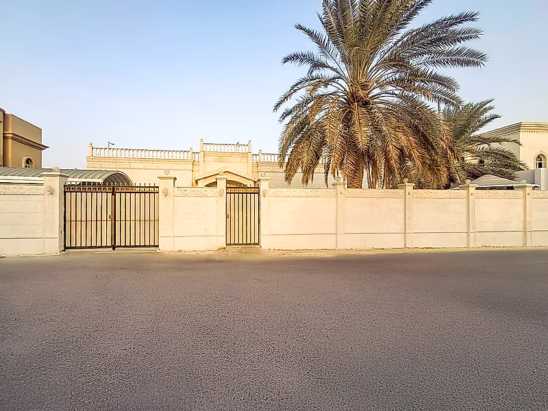 Exceptional Standalone Villa in Excellent Condition | Priced at Land Value | 1,120 SQM Plot | Prime Al Duhail - Photo 10
