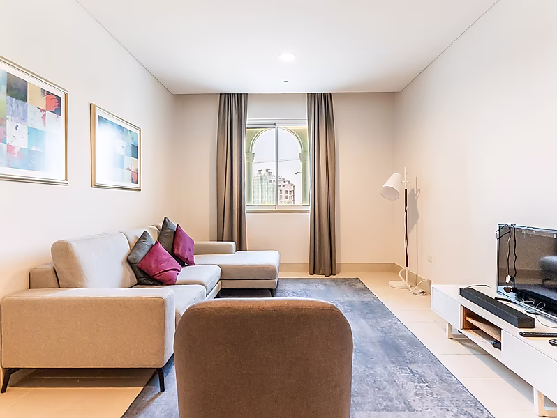 ALL BILLS INCLUSIVE 1BR + OFFICE BEACH ACCESS - Photo 1