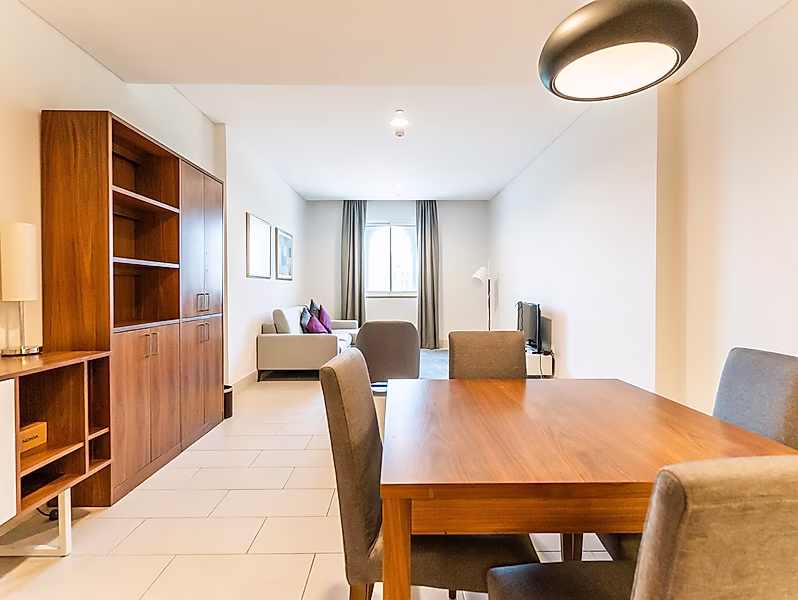 ALL BILLS INCLUSIVE 1BR + OFFICE BEACH ACCESS - Photo 2