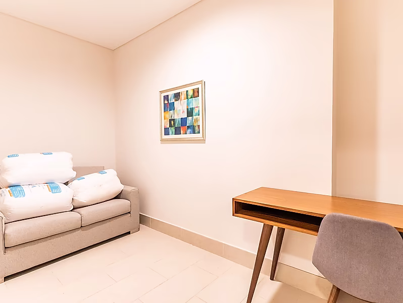 ALL BILLS INCLUSIVE 1BR + OFFICE BEACH ACCESS - Photo 7