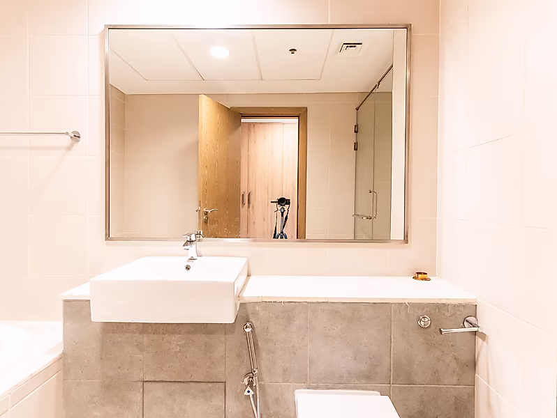 ALL BILLS INCLUSIVE 1BR + OFFICE BEACH ACCESS - Photo 8