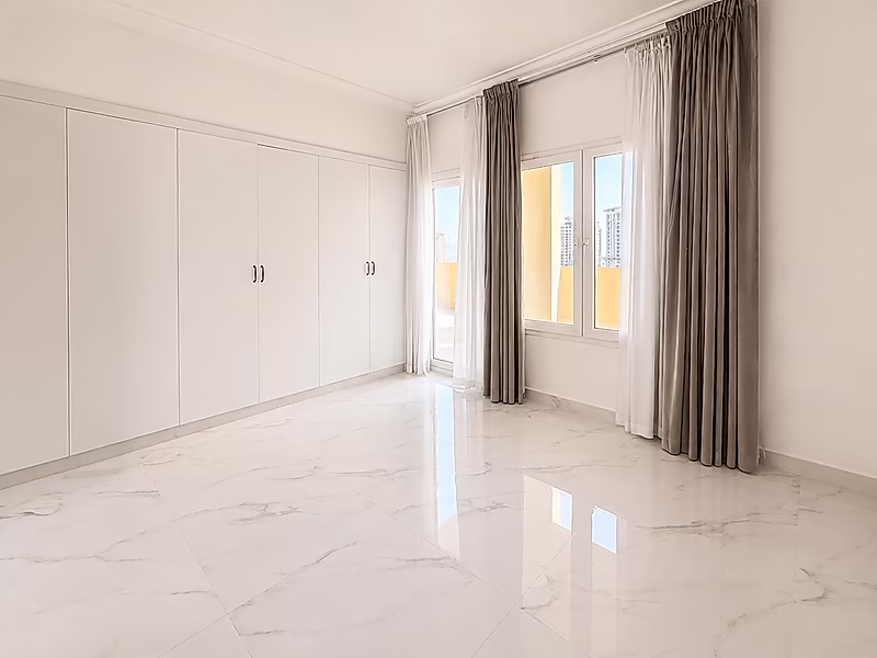 PORTO ARABIA RENOVATED 2 BEDROOM FOR RENT - Photo 4
