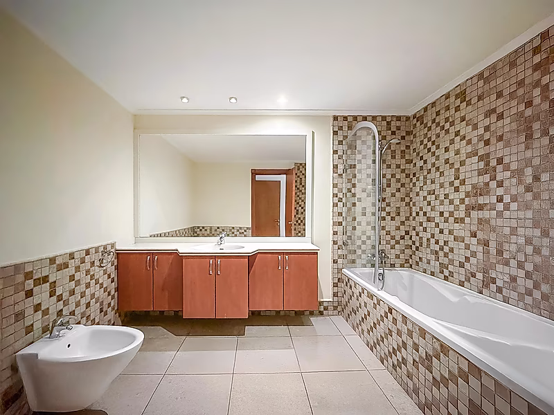 PORTO ARABIA RENOVATED 2 BEDROOM FOR RENT - Photo 22