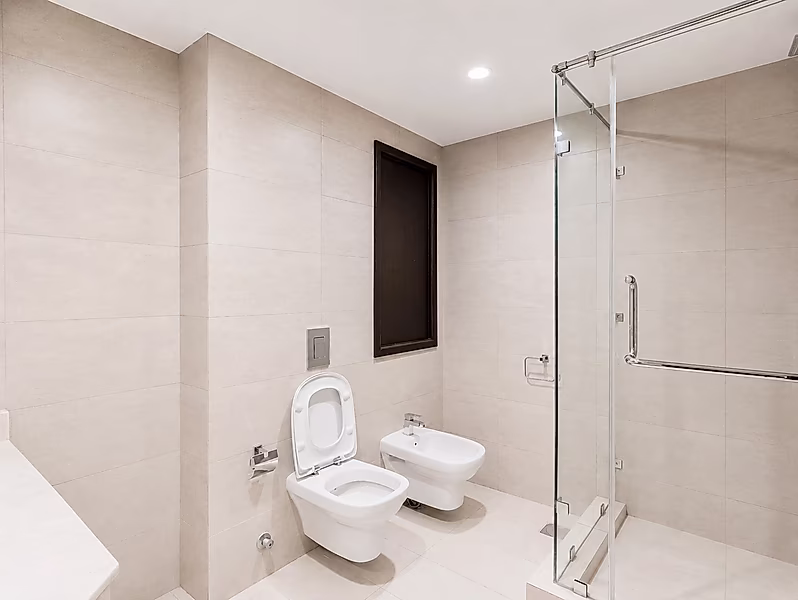 BRIGHT 2 BEDROOM WITH BALCONY AND AMENITIES - Photo 11
