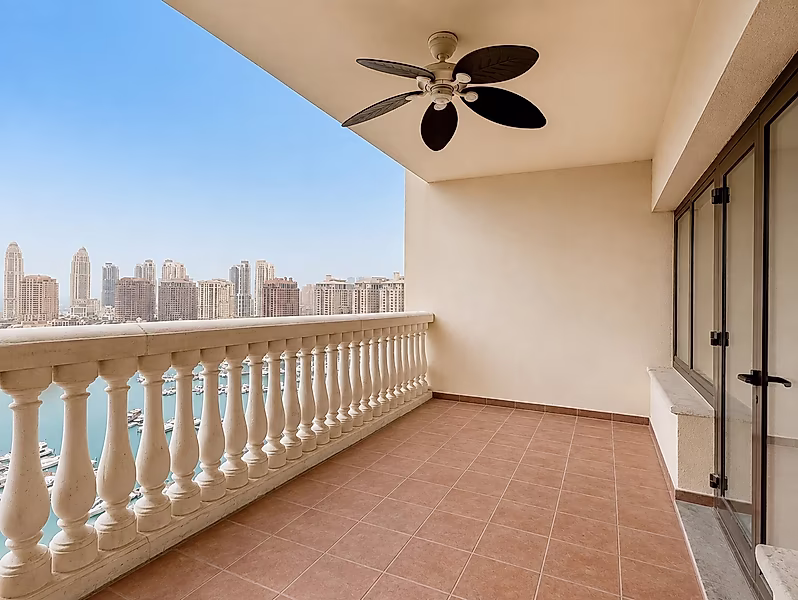 BRIGHT 2 BEDROOM WITH BALCONY AND AMENITIES - Photo 12