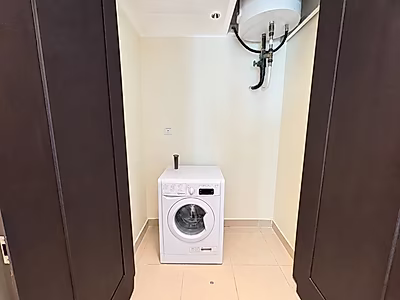1 MONTH FREE | SPACIOUS SEMI FURNISHED 1BR
