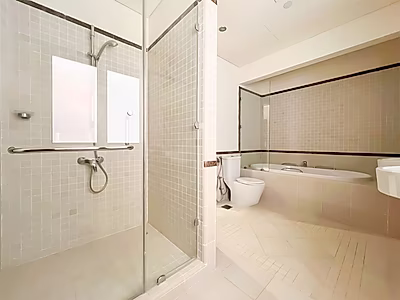 3BR APARTMENT IN QANAT QUARTIER | BEACH ACCESS