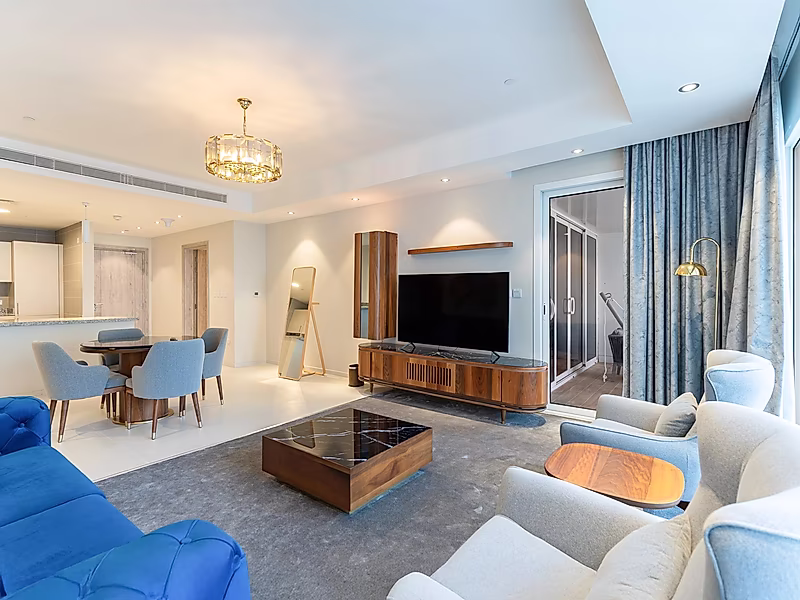Charming 1BR Apartment with Modern Elegance - Photo 1