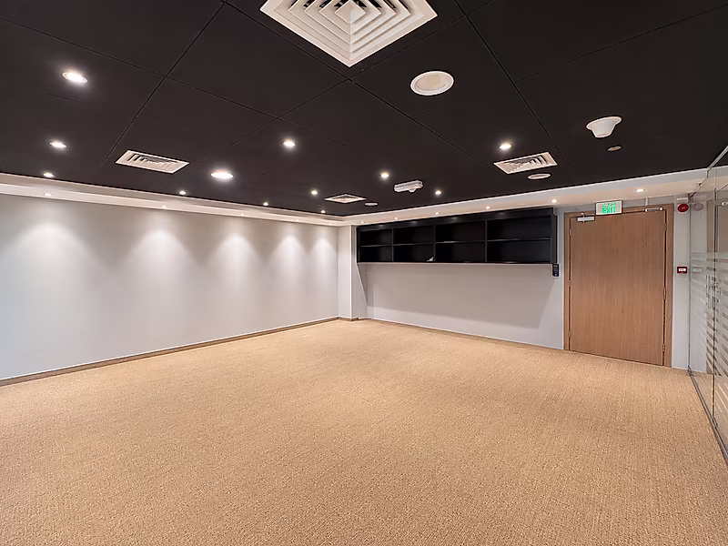 Spacious Office with Partitions | 125 SQM | Lusail Marina - Photo 9