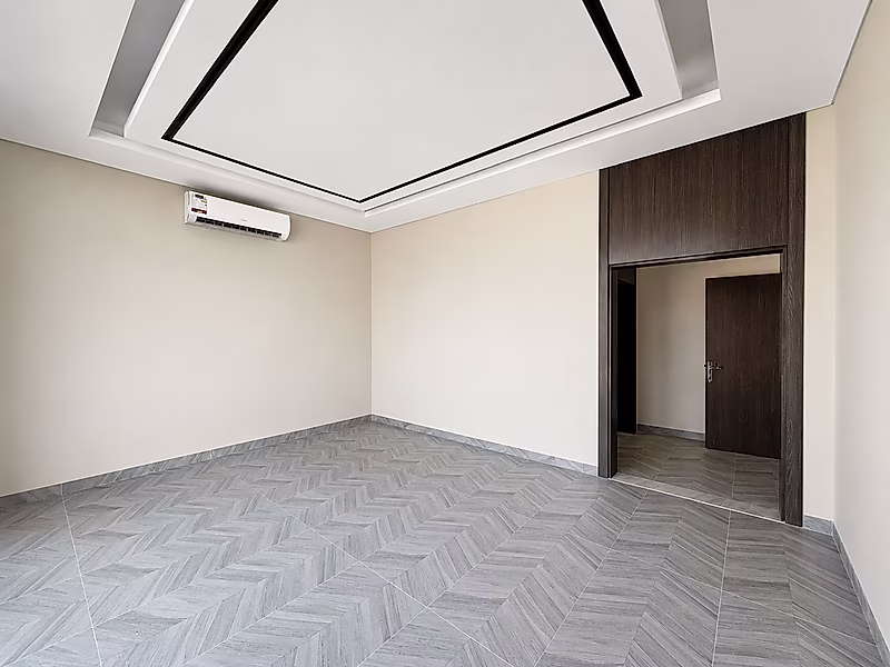 Majestic 7BR+Maid Villa within Walking Distance of Doha Festival City - Photo 11