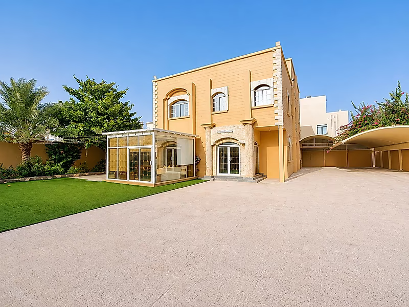 5BR+MAID STANDALONE VILLA ON 1100 SQM - Photo 1
