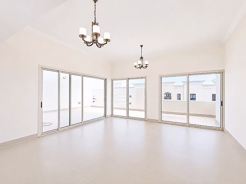 SPACIOUS 3 BEDROOM PENTHOUSE | BILLS INCLUDED - Photo 2