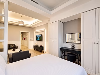 READY STUDIO WITH GREAT AMENITIES AND UTILITIES IN