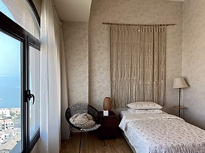 UPGRADED 2 BEDROOMS WITH MARINA VIEW