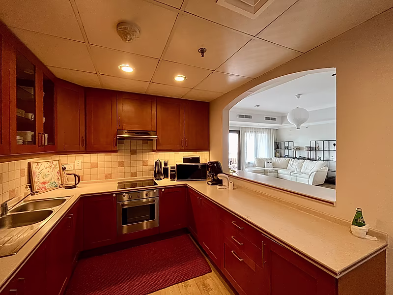 UPGRADED 2 BEDROOMS WITH MARINA VIEW - Photo 16