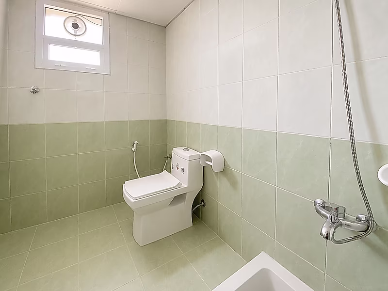 SPACIOUS UNFURNISHED APARTMENT BIN MAHMOUD - Photo 4
