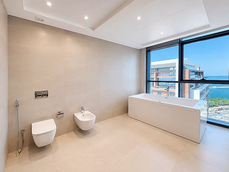 RARE 4BR PENTHOUSE + MAID ROOM + BIG TERRACE - Photo 11