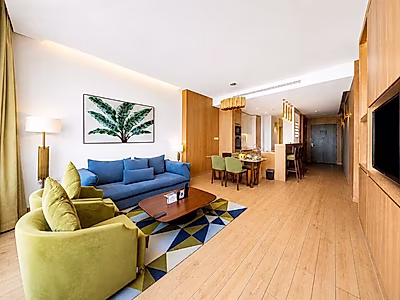 MONTH FREE! 1-BEDROOM SERVICED BEACH ACCESS