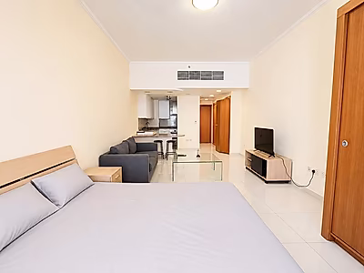 WELL-MAINTAINED STUDIO WITH BALCONY AND AMENITIES