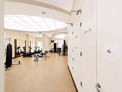 WELL-MAINTAINED STUDIO WITH BALCONY AND AMENITIES
