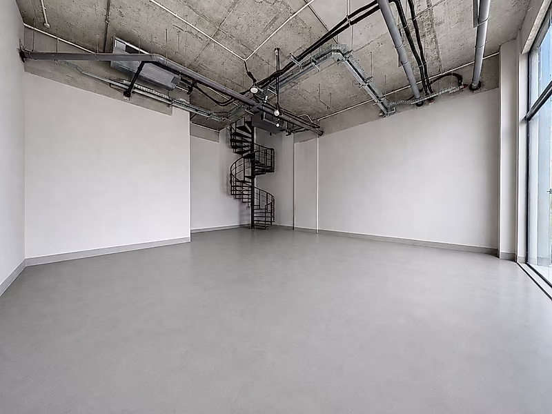 For Rent! Multiple Retail Shop in Al Gharaffa - Photo 4