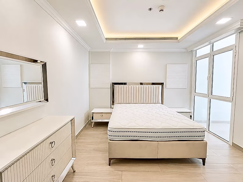 MODERN 3 BEDROOM WITH BALCONY AND BILLS INCLUDED - Photo 2