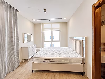 MODERN 3 BEDROOM WITH BALCONY AND BILLS INCLUDED