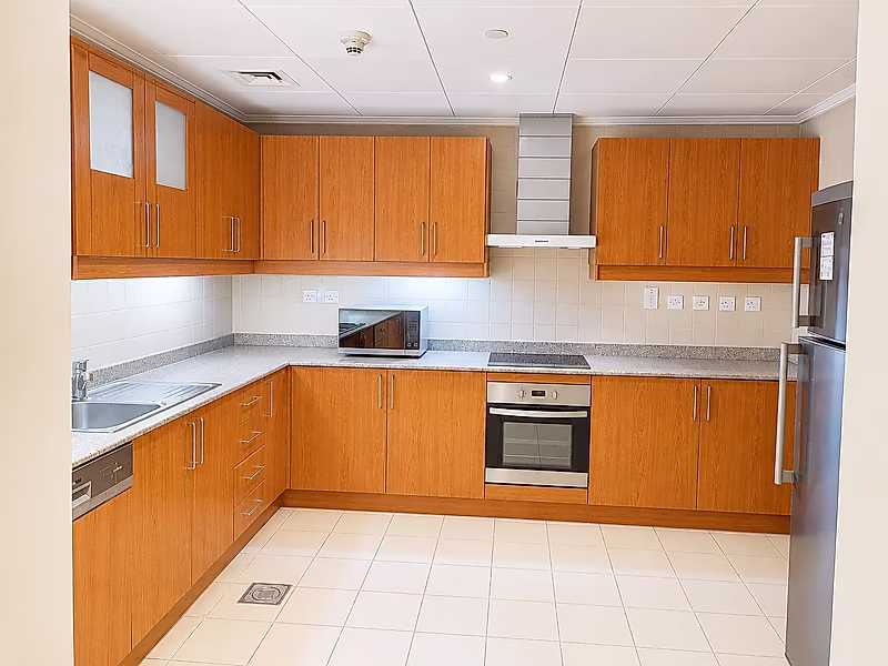 SPACIOUS 3+MAID SEMI FURNISHED IN PORTO ARABIA - Photo 2