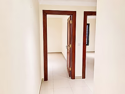 SPACIOUS 3+MAID SEMI FURNISHED IN PORTO ARABIA
