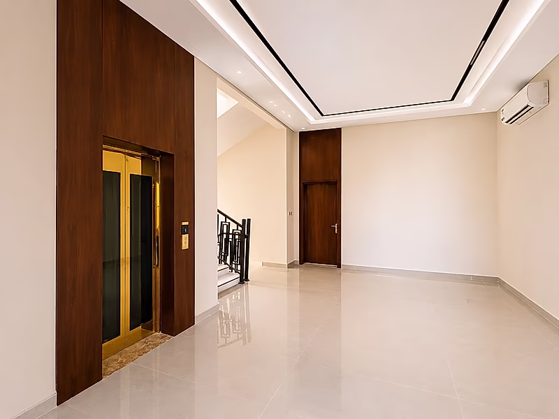 فيلا مذهلة تضم أكثر من 7 غرف نوم | تصميم أنيق - Photo 5