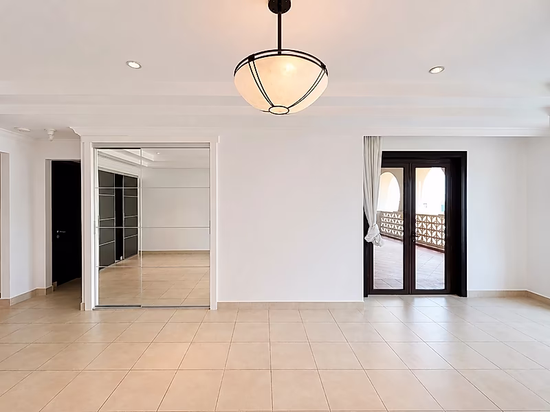 2 BEDROOMS WITH GREAT LAYOUT IN PORTO ARABIA - Photo 2