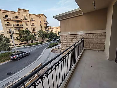 فرصة استثمارية: استوديو 48 م² في فوكس هيلز | تصميم مميز وشرفة واسعة