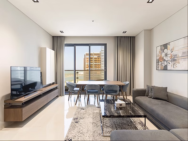 MODERN 1 BEDROOM WITH MARINA VIEWS AND HIGH RETURNS - Photo 1