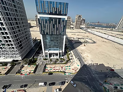 شقة فاخرة بغرفتي نوم وغرفة خادمة