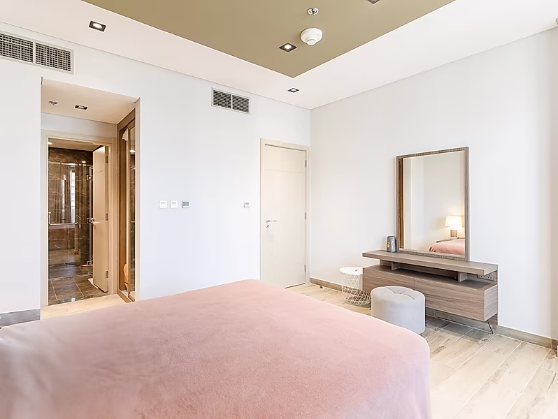 MODERN 1 BEDROOM WITH MARINA VIEWS AND HIGH RETURNS - Photo 6