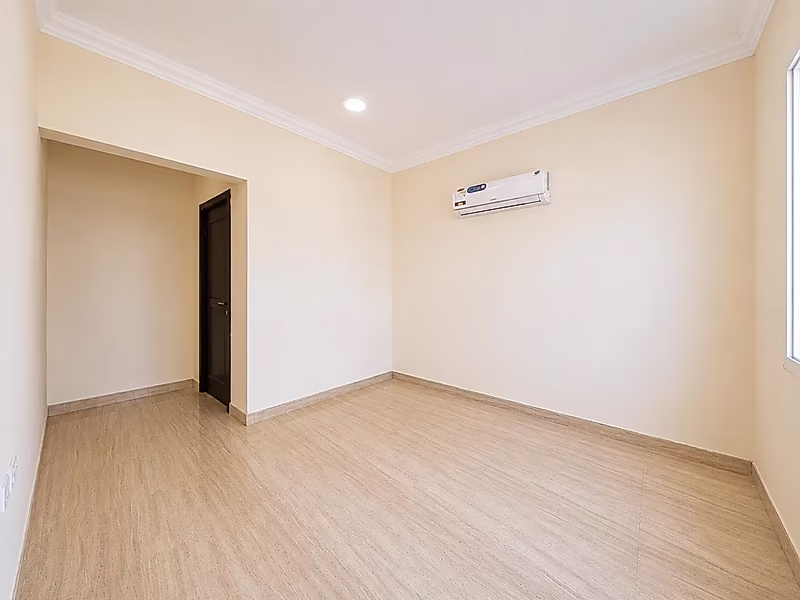 فيلا فاخرة مع تصميم أنيق معاصر - Photo 6