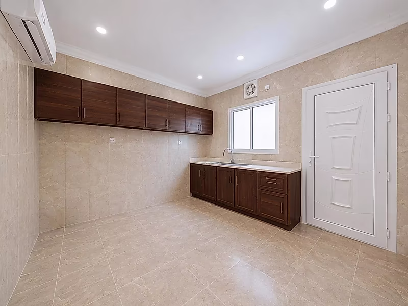 فيلا فاخرة مع تصميم أنيق معاصر - Photo 15