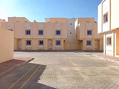 فرصة استثمارية ـ فيلا تملك حرداخل مجمع بمنطقة ام صلال