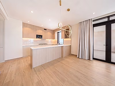 شقة ساحرة غرفة نوم وصالة بإطلالة بحرية وتقسيط على خمس سنوات