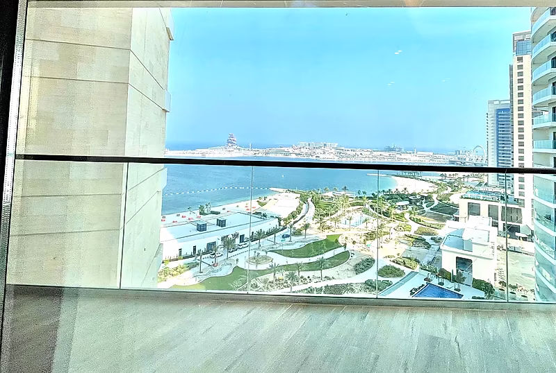 الحياة على الواجهة البحرية | شقة غرفتين نوم مع وصول للشاطئ ومسبح إنفينيتي - Photo 4