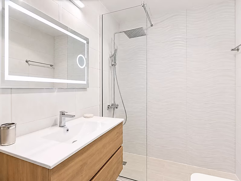 BILLS INCLUDED | STYLISH 2BR IN LUSAIL MARINA - Photo 15