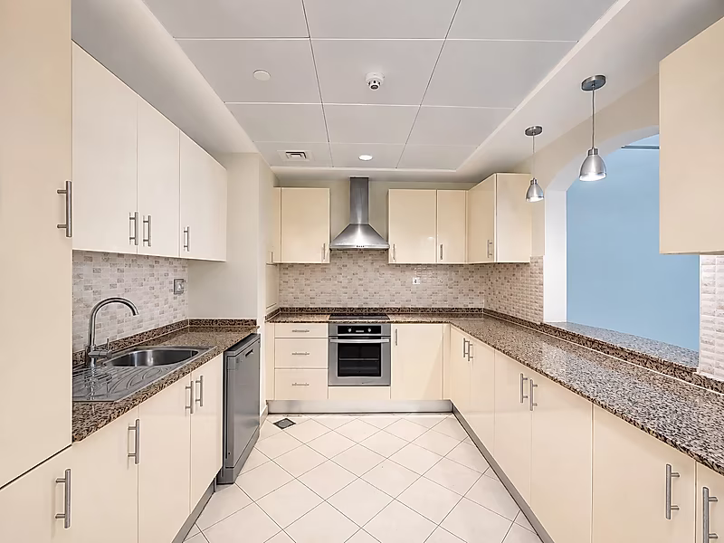 COZY 1BR SEMI-FURNISHED | PORTO ARABIA - Photo 4
