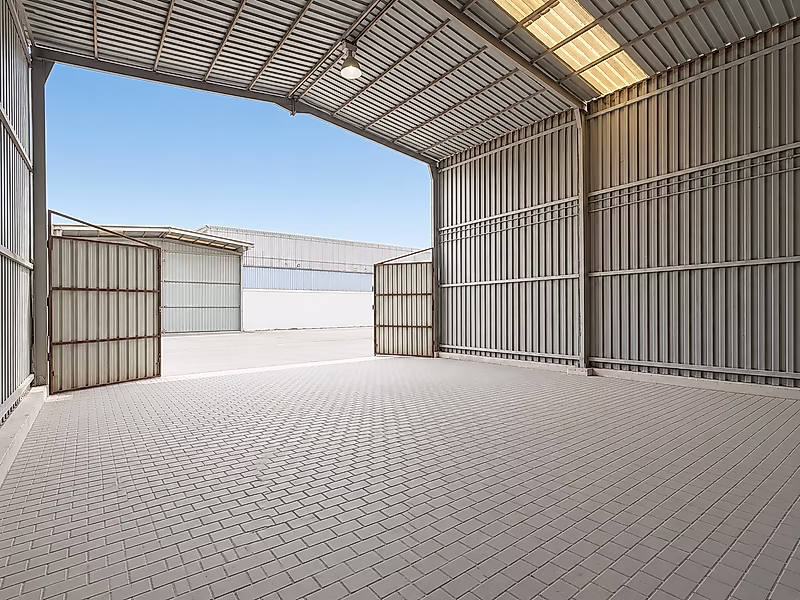 Warehouse for Rent in Old Industrial Area - Photo 1