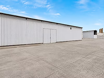Warehouse for Rent in Old Industrial Area