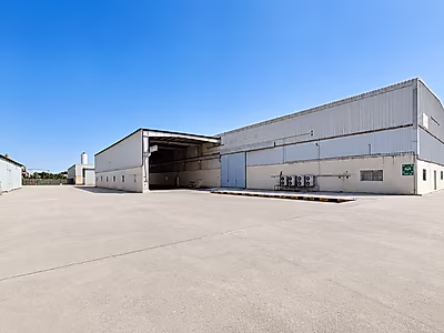 Warehouse for Rent in Old Industrial Area
