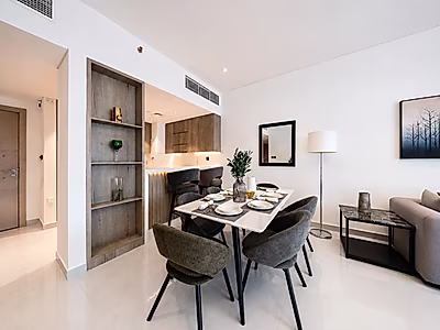 Chic 1BR Apartment with Elegant Finishes