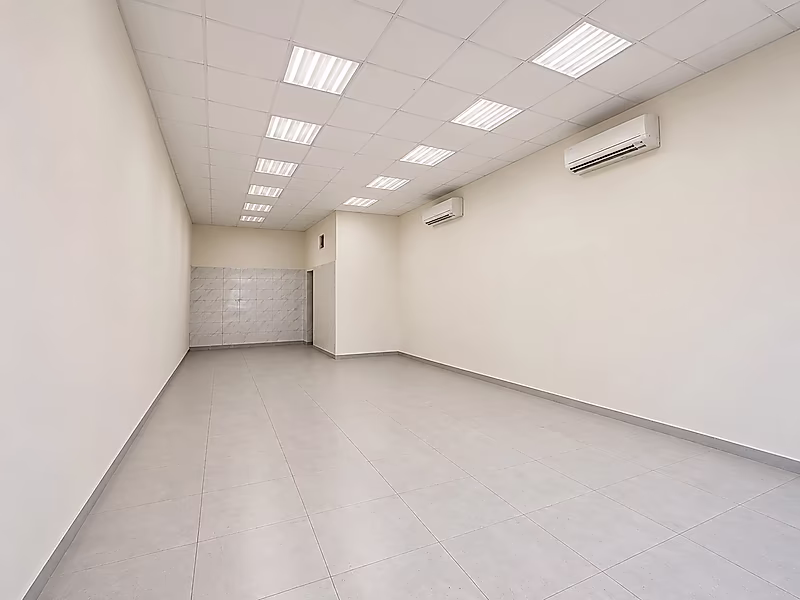 Prime 80 SQM Semi-Fitted Retail Space - Photo 3
